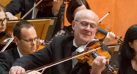 Минчо Минчев: Много е важно да дръпнеш една струна, да чуеш как звучи и да видиш, че няма нищо страшно да попаднеш на концерт