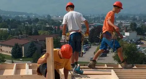 Кризата зачеркнала най-много работни места в строитеството