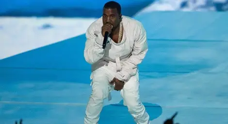 Търг в "иБей": $60 хил. за въздух, издишан от Кание Уест