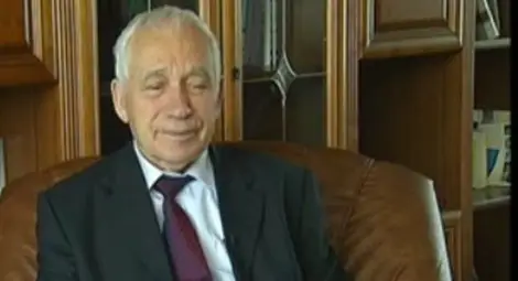 Желю Желев сочи в книга вината на Тато и Иван Костов за разрухата в държавата