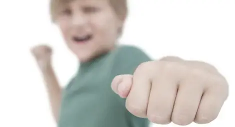 Три училища не могат да се справят с агресивен ученик