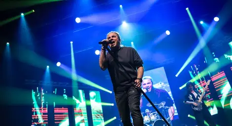 „Ахат“ се присъединяват към голямото турне на Б.Т.Р. в България „Ахат“ се присъединяват към голямото турне на Б.Т.Р. в България