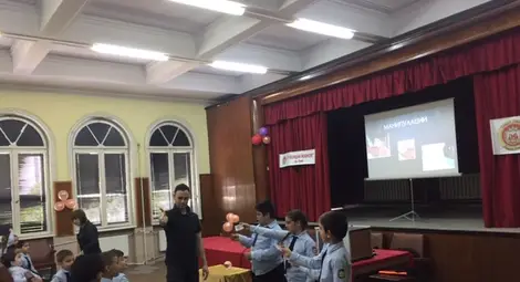 Час по вълшебство убеди учениците от СУ "Йордан Йовков"-Русе - знанието е магия /галерия/
