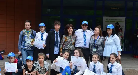 Две елитни гимназии с награди в регионалното състезание по роботика