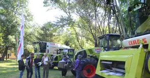 Картини с „живи бои“ демонстрират за първи път на Русенското изложение