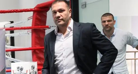 Кобрата: При победа срещу Джошуа ще даря половината спечелени от мача пари