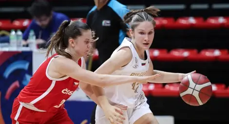 Катрин Коева игра 6 минути срещу Чехия на европейското за момичета Катрин Коева игра 6 минути срещу Чехия на европейското за момичета