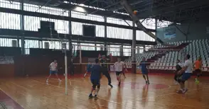 Волейболистите играят в "Здравец" мача си за купата на България