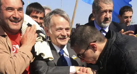 Има риск от кървав конфликт, смята лидерът на кримските татари