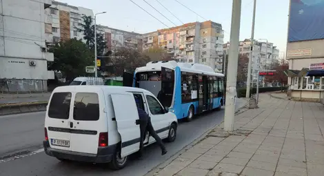 Проблем в софтуера предизвика първата повреда на новите електробуси в Русе /галерия/