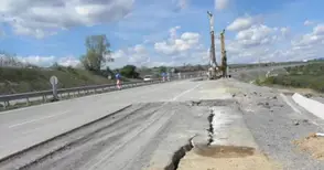 Пътната агенция ще плаща 30 хияди лева на катастрофирал заради изрязан асфалт моторист
