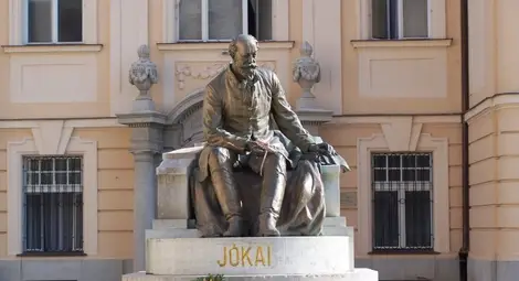 Как едно пушено свинско краче и боб като броеница на гръцки монах омагьосаха класик