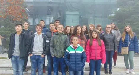 Ученици дариха средства за приюта в Нови хан