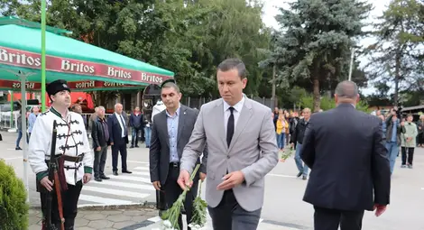 Екзарх Йосиф почете Ботев и героите на българската свобода и независимост с паметник на поета-революционер /галерия/