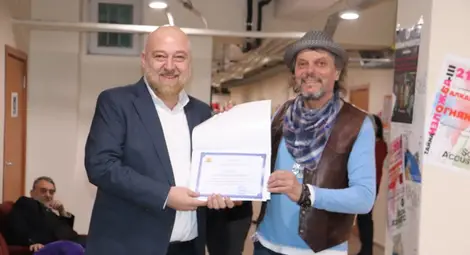 Тайната изложба разкри тайната на Оги Балканджиев как и най-нетрайното се превръща в нещо вечно