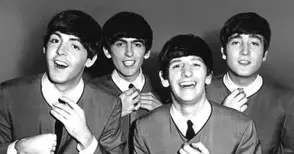 Ученици свирят и пеят любими на поколения „Бийтълс“ хитове