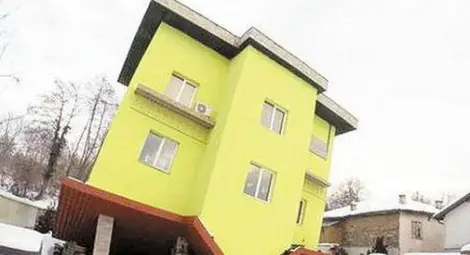 Странна къща шашка в Гърменско, заработи като хотел