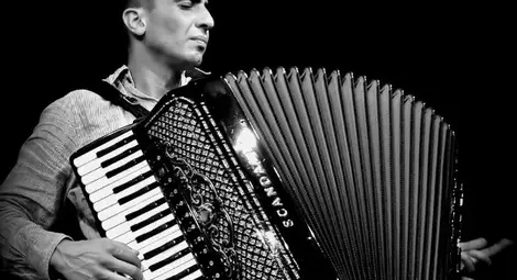 Най-удивителният съвременен арменски акордеонист Давид Йенгибарян гостува в Русе