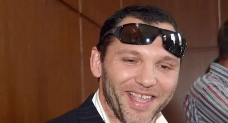 Пуснаха Златко Баретата