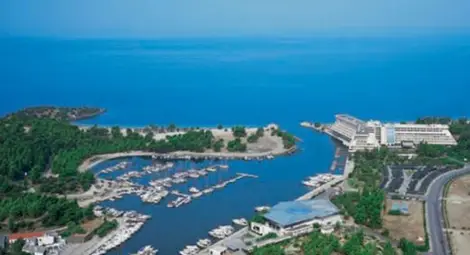 Туристите в Гърция оставят 100 милиона евро бакшиши