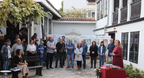 Дунавската задруга на художествените занаяти отбеляза 10 години от основаването си в Русе с изложба и книга