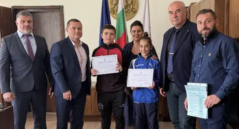 Шампион по джудо и златна медалистка по скокове на батут са новите спортисти на месеца на спортното училище в Русе