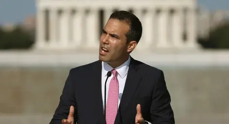 Още един Джордж Буш влиза в политиката