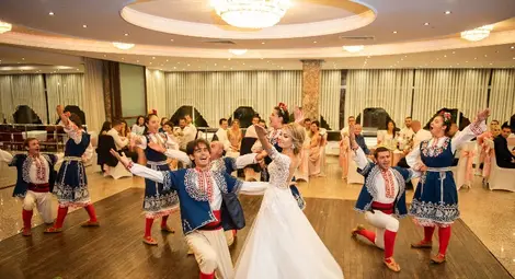 Пленителната Александра покори сърцето на младия Долф Лундгрен от Русе Ивайло Недев