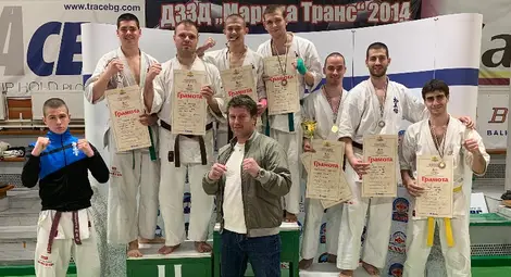 Каратистите на &bdquo;Ипон&ldquo; с шампион и още медали