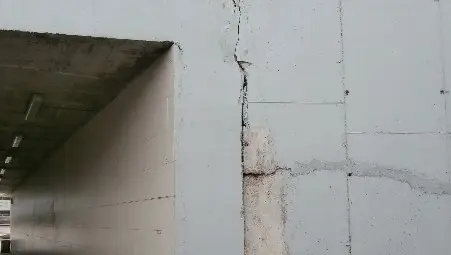 Зловещи пукнатини са нацепили прословутото русенско Кръгово