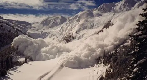 Лавина в Пирин! Изчезнаха двама скиори Лавина в Пирин! Изчезнаха двама скиори