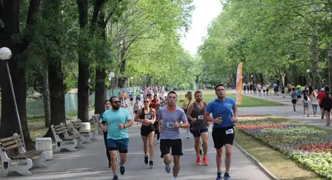 350 маратонци от 18 месеца до 78 години събраха 5108 лева в полза на знанието