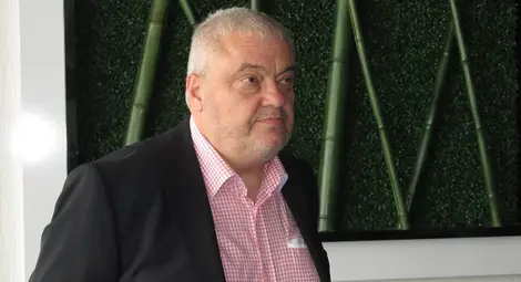 Вече никога повече политика