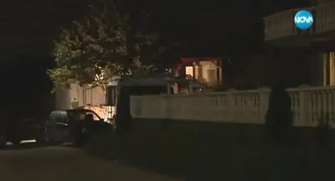 Нощната акция във Ветово за залавянето на телефонните измамници.                                                    Снимка: Стоп кадър Нова тв