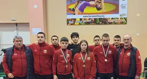 Титла, сребро и два бронза за младите борци на &bdquo;Юнак&ldquo;