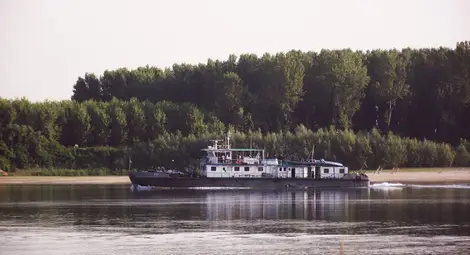 Нивото на реката пада заради липса на вода в Горен Дунав