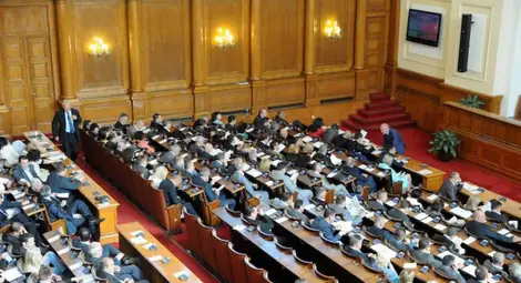 Промените в конституцията влизат в НС на второ четене