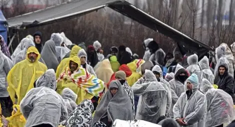 Бежанците от Идомени се готвят днес да нахлуят в Македония, София е предупредена