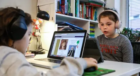 САЩ раздават лаптопи на децата в пандемията, за да ги шпионират