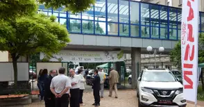 Ретро автомобили и модерна техника показват пътя на прогреса в университета