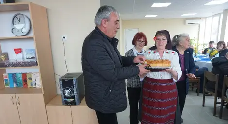 Пенсионерски клуб "Мъдрост" влезев ремонтирания си клуб на Първа пролет (фотогалерия)