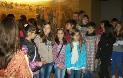 Ученичка стана 100 000-я турист в &bdquo;Царевград Търнов" в час по история