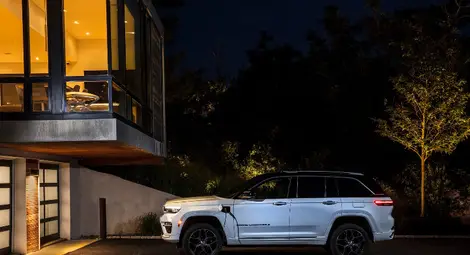 Представиха Jeep&reg; Grand Cherokee 4xe плъгин хибрид /галерия/