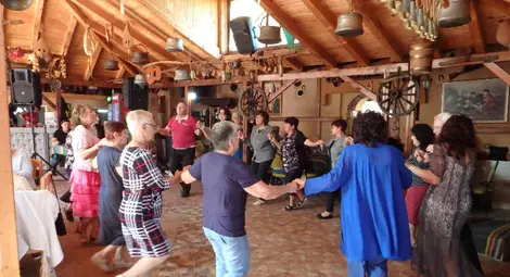 Пенсионери от Ценово и Белцов се веселиха заедно /галерия/