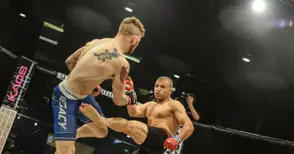 Костадин Енев губи от рефер на свободен бой в Болтън