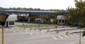 2 в 1: Единият брат качил турчин да го кара до Германия, другият му дал личната си карта