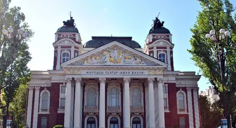 Българите посещават все по-често киното, театъра и музея