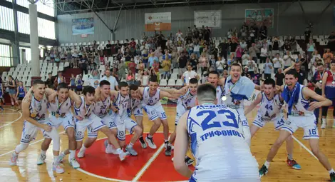 Юношите на БК &bdquo;Дунав Русе 2016&ldquo; с първа държавна шампионска титла /галерия/