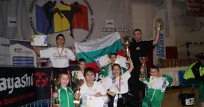 Кикбоксьори и каратисти на „Хелиос“ с 16 медала в Букурещ