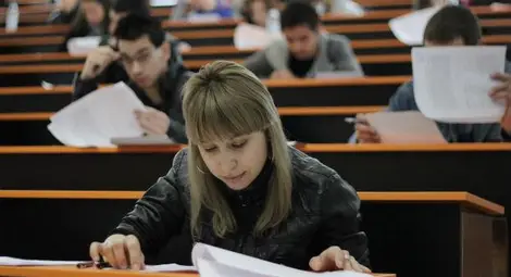 Обсъжда се възможността за намаляване на приема във висшите училища Обсъжда се възможността за намаляване на приема във висшите училища